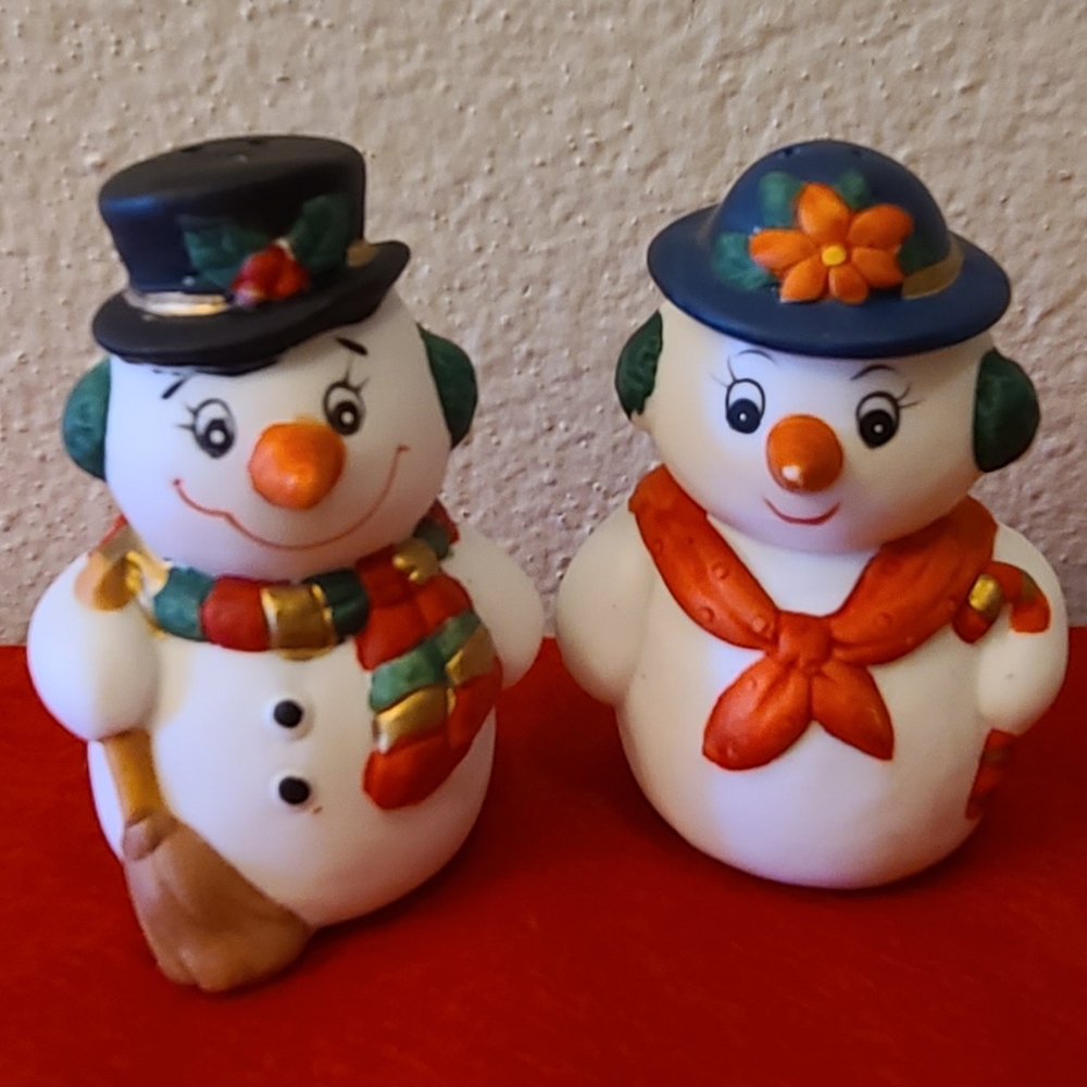 Vintage Russ Berrie Snowman Salt & Pepper Shakers